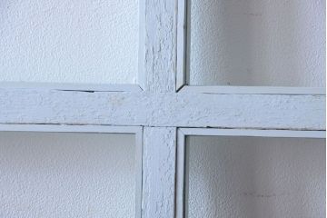 アンティーク　クリアガラス入りの背が高いおしゃれなペイント引き戸2枚セット(1)