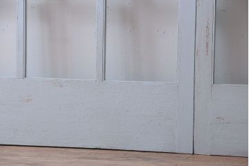 アンティーク　クリアガラス入りの背が高いおしゃれなペイント引き戸2枚セット(1)