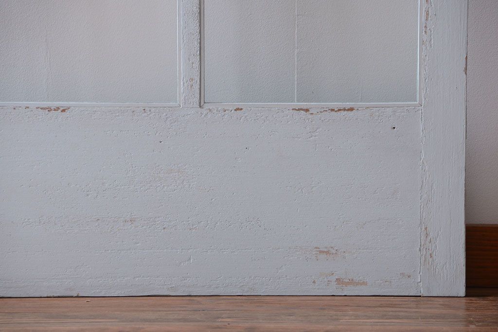 アンティーク　クリアガラス入りの背が高いおしゃれなペイント引き戸2枚セット(1)