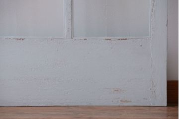 アンティーク　クリアガラス入りの背が高いおしゃれなペイント引き戸2枚セット(1)