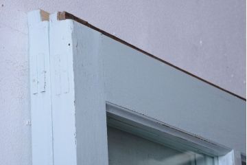 アンティーク　クリアガラス入りの背が高いおしゃれなペイント引き戸2枚セット(2)