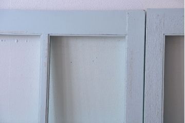 アンティーク　クリアガラス入りの背が高いおしゃれなペイント引き戸2枚セット(2)