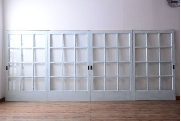 アンティーク　クリアガラス入りの背が高いおしゃれなペイント引き戸2枚セット(2)