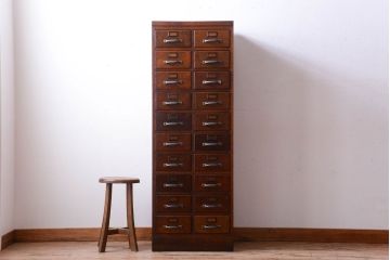 アンティーク家具　和製アンティーク　ネームプレート付き!古いナラ材の縦型20杯引き出し(ドロワー)