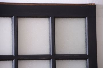 和製アンティーク　ダイヤガラス入りの背が高いモダンなペイント引き戸2枚セット(1)