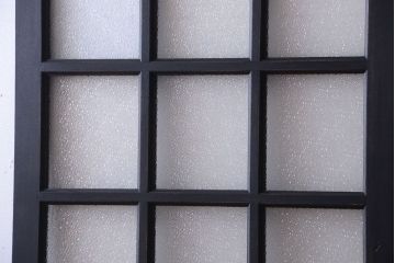 和製アンティーク　ダイヤガラス入りの背が高いモダンなペイント引き戸2枚セット(1)