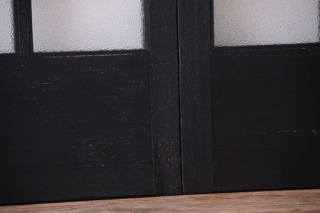 和製アンティーク　ダイヤガラス入りの背が高いモダンなペイント引き戸2枚セット(1)