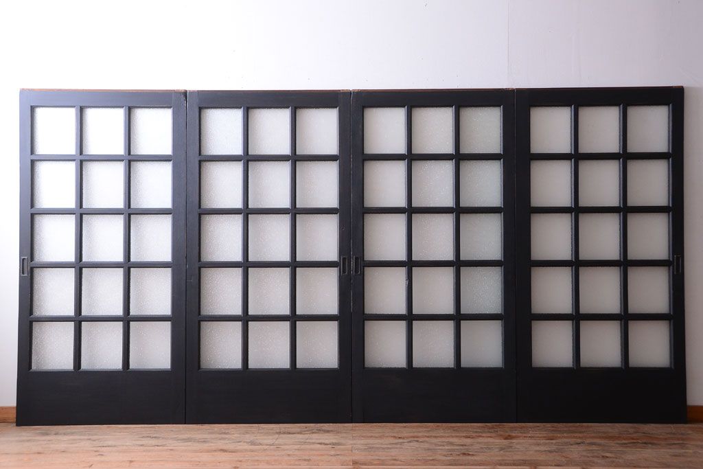 和製アンティーク　ダイヤガラス入りの背が高いモダンなペイント引き戸2枚セット(1)