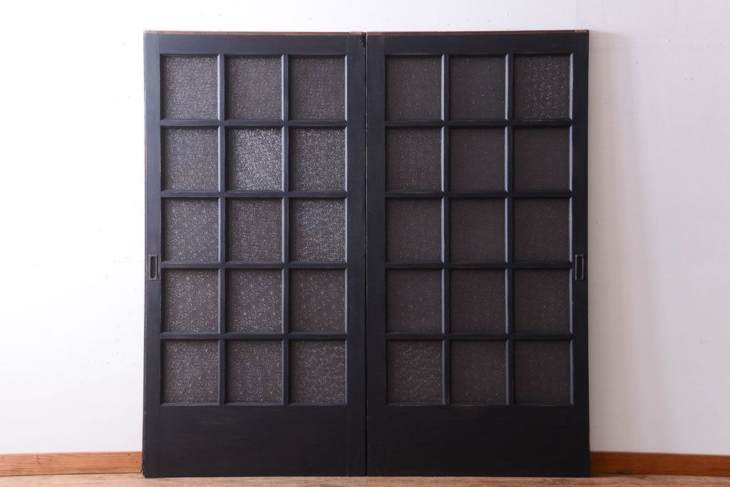 和製アンティーク　ダイヤガラス入りの背が高いモダンなペイント引き戸2枚セット(2)