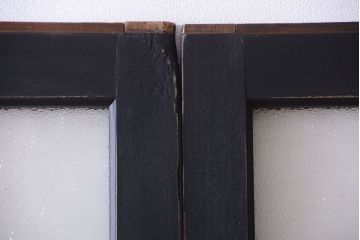 和製アンティーク　ダイヤガラス入りの背が高いモダンなペイント引き戸2枚セット(2)