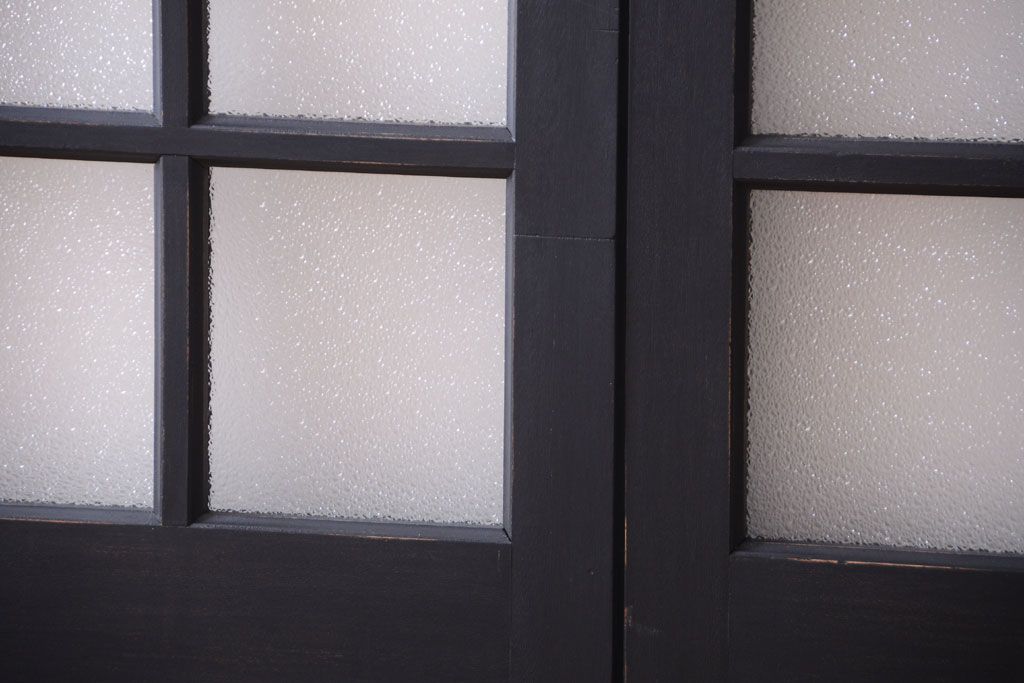 和製アンティーク　ダイヤガラス入りの背が高いモダンなペイント引き戸2枚セット(2)