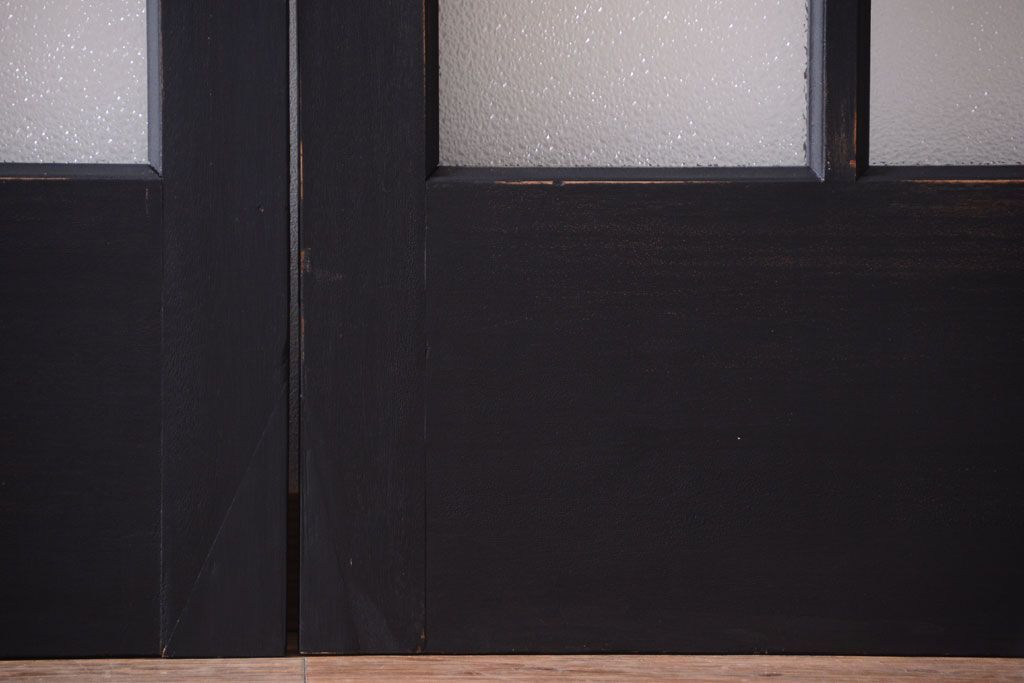 和製アンティーク　ダイヤガラス入りの背が高いモダンなペイント引き戸2枚セット(2)