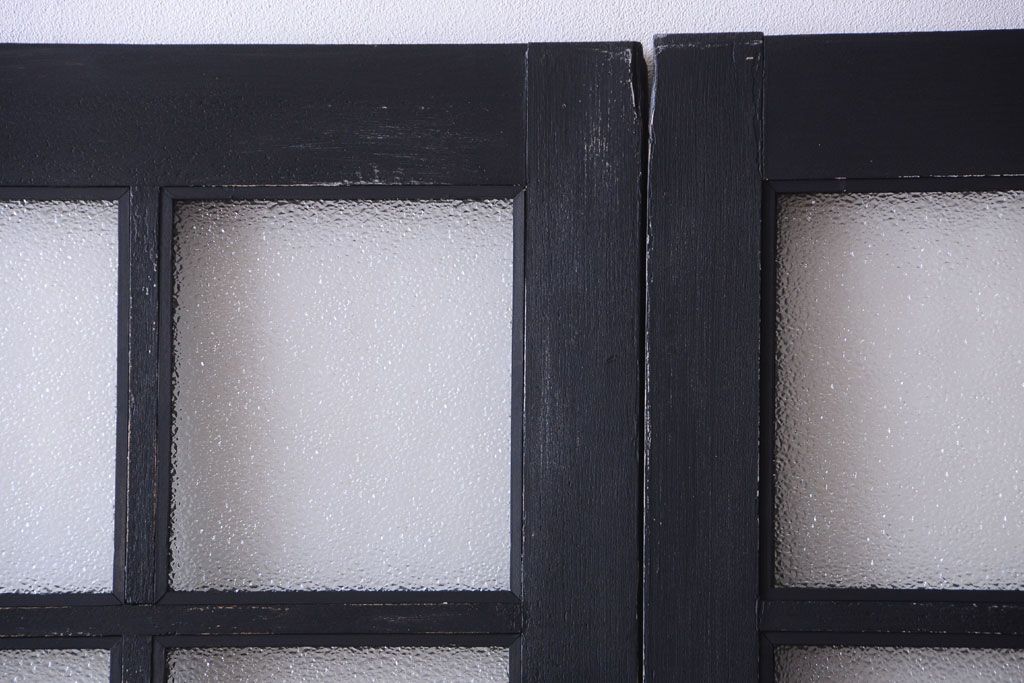 和製アンティーク　ダイヤガラス入りの背が高いモダンなペイント引き戸2枚セット(2)