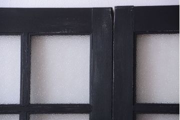 和製アンティーク　ダイヤガラス入りの背が高いモダンなペイント引き戸2枚セット(2)