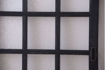 和製アンティーク　ダイヤガラス入りの背が高いモダンなペイント引き戸2枚セット(2)