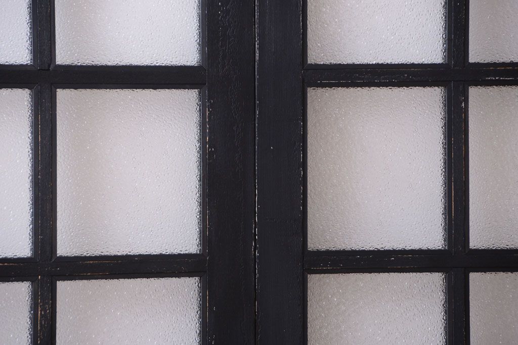 和製アンティーク　ダイヤガラス入りの背が高いモダンなペイント引き戸2枚セット(2)