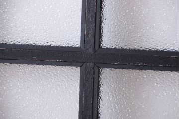 和製アンティーク　ダイヤガラス入りの背が高いモダンなペイント引き戸2枚セット(2)