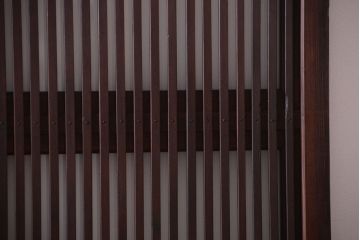 古民具・骨董　裏ガラス入り!モールガラス帯のアンティーク格子戸3枚セット