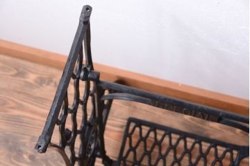 アンティーク家具　アンティーク　おしゃれなミシンの鉄脚(2)