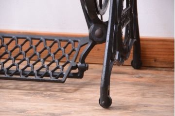 アンティーク家具　アンティーク　おしゃれなミシンの鉄脚(2)