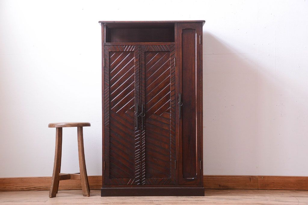 アンティーク家具　和製アンティーク　ナラ材の上質な収納棚(キャビネット・下駄箱)