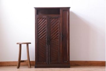 アンティーク家具　和製アンティーク　ナラ材の上質な収納棚(キャビネット・下駄箱)