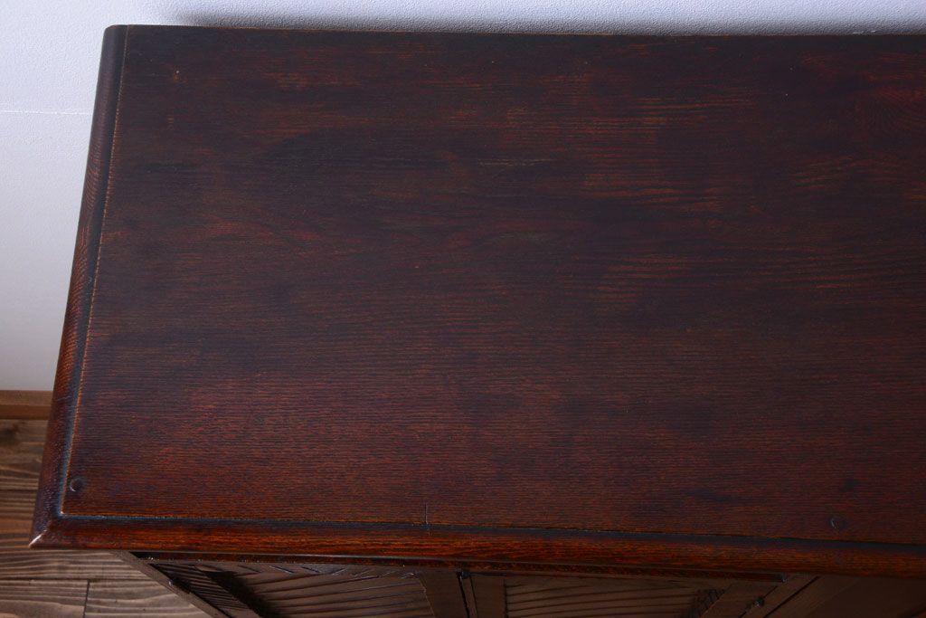 アンティーク家具　和製アンティーク　ナラ材の上質な収納棚(キャビネット・下駄箱)