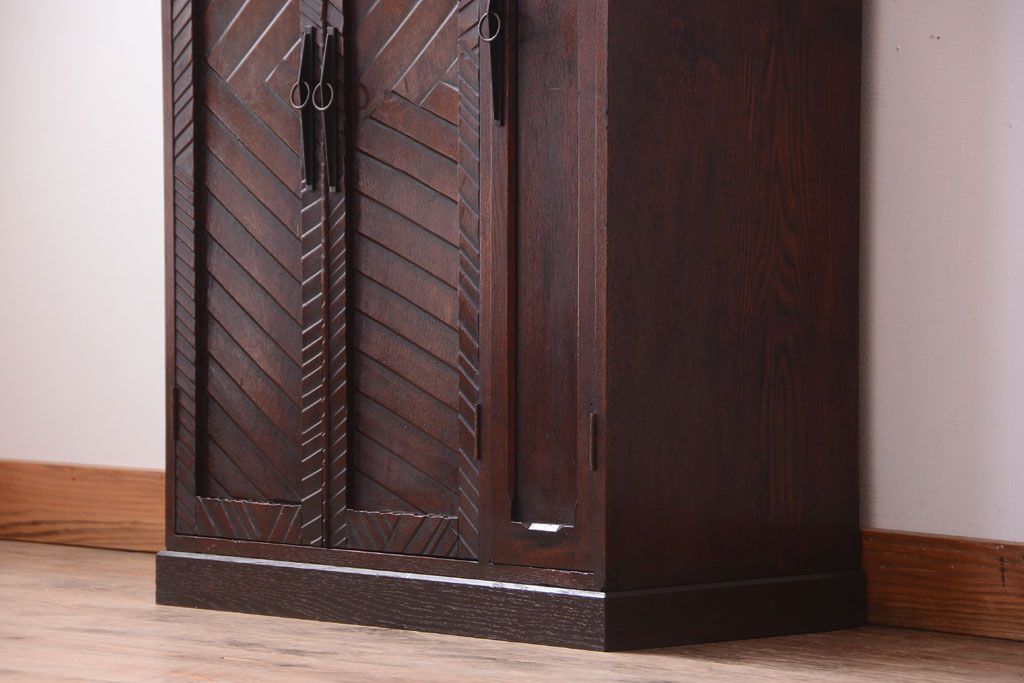 アンティーク家具　和製アンティーク　ナラ材の上質な収納棚(キャビネット・下駄箱)