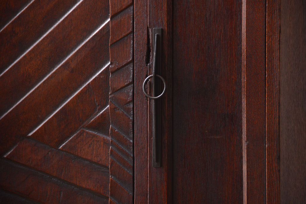 アンティーク家具　和製アンティーク　ナラ材の上質な収納棚(キャビネット・下駄箱)