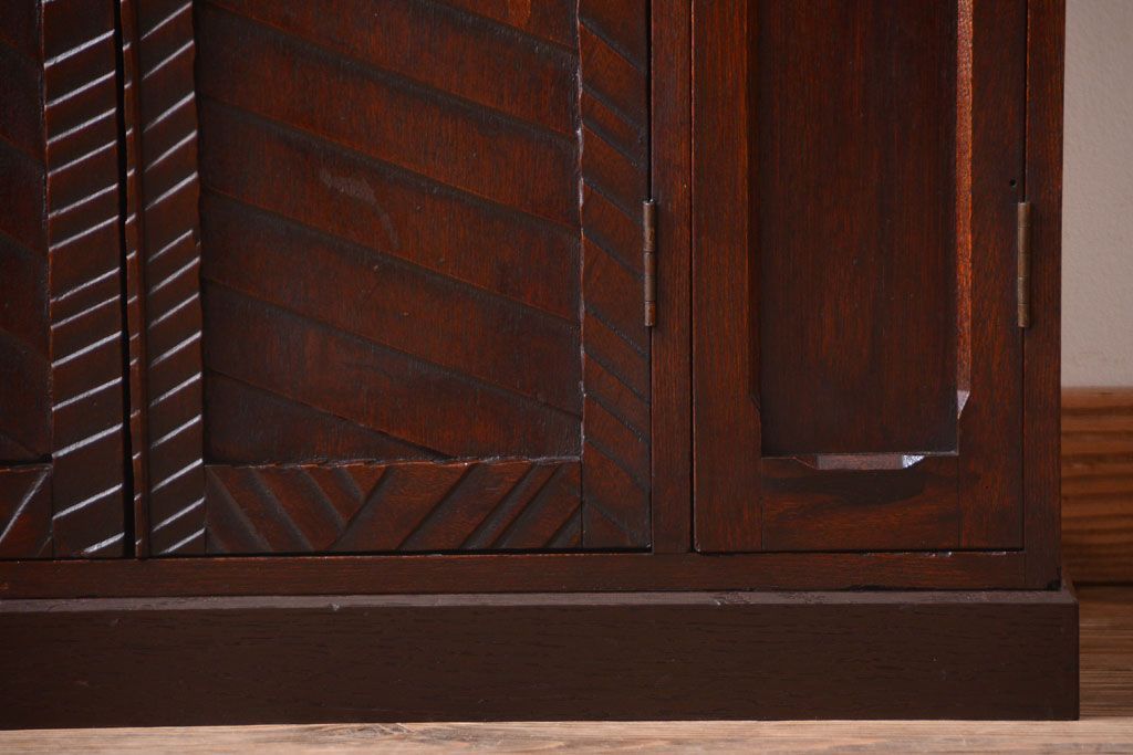 アンティーク家具　和製アンティーク　ナラ材の上質な収納棚(キャビネット・下駄箱)