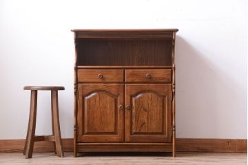 中古　カリモク家具　小ぶりなキャビネット(電話台)