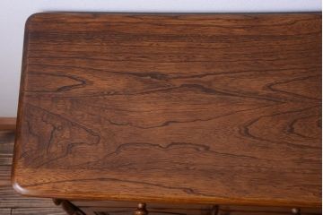 中古　カリモク家具　小ぶりなキャビネット(電話台)