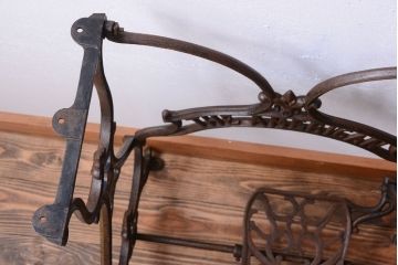 アンティーク家具　アンティーク　おしゃれなミシンの鉄脚(3)