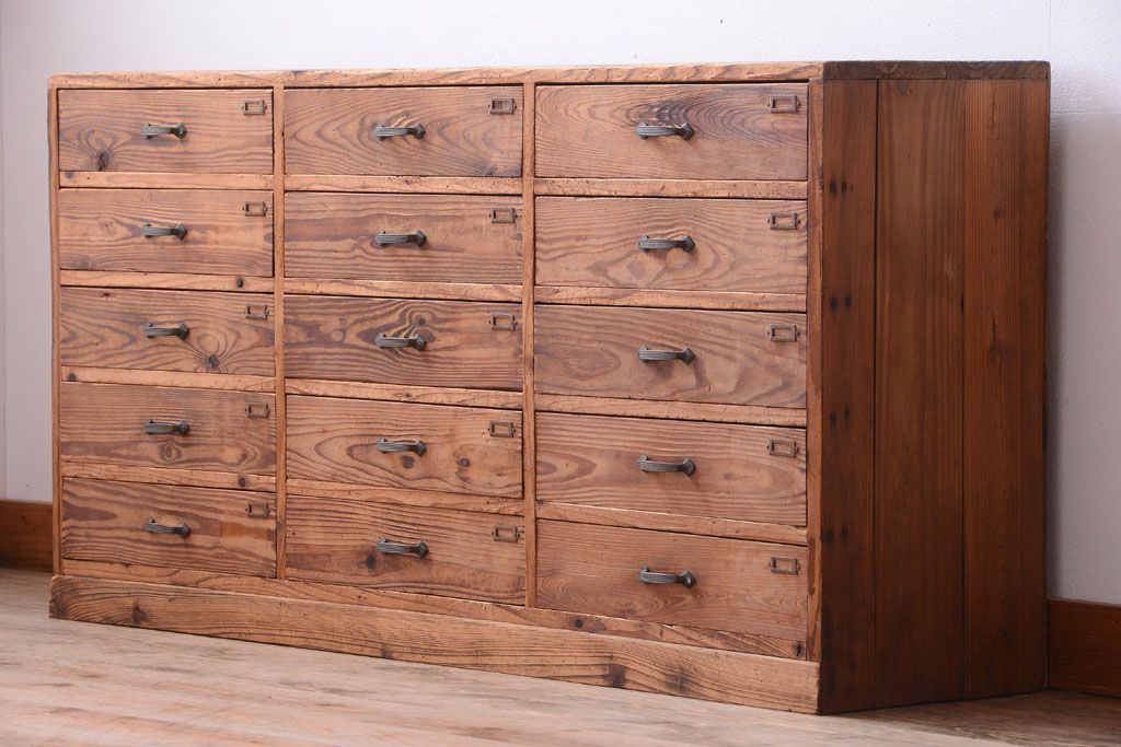 アンティーク家具　和製アンティーク　ネームプレート付き!古い木味の引き出しローボード