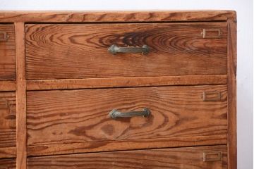 アンティーク家具　和製アンティーク　ネームプレート付き!古い木味の引き出しローボード