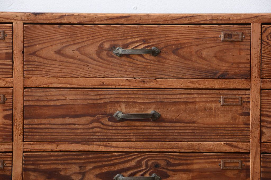 アンティーク家具　和製アンティーク　ネームプレート付き!古い木味の引き出しローボード