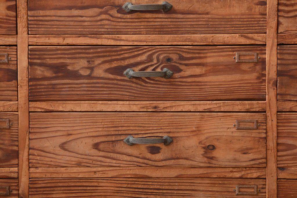 アンティーク家具　和製アンティーク　ネームプレート付き!古い木味の引き出しローボード