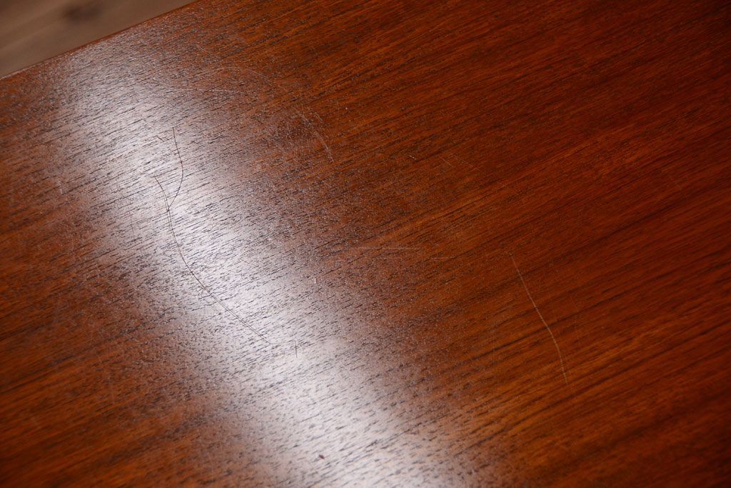 ビンテージ　北欧家具　チーク材のおしゃれな脚付きキャビネット(収納棚)