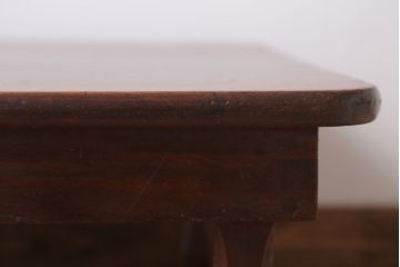 アンティーク家具　アンティーク　脚のデザインがおしゃれな古い木製の角ちゃぶ台
