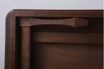 アンティーク家具　アンティーク　脚のデザインがおしゃれな古い木製の角ちゃぶ台