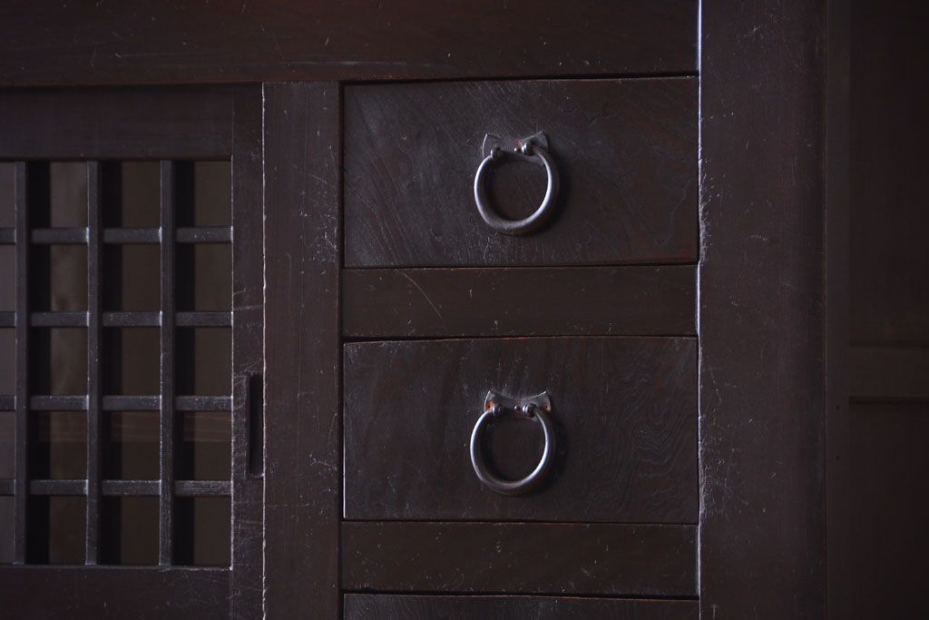 アンティーク家具　古民具・骨董　大正期　変わり型のモダンなアンティーク水屋箪笥