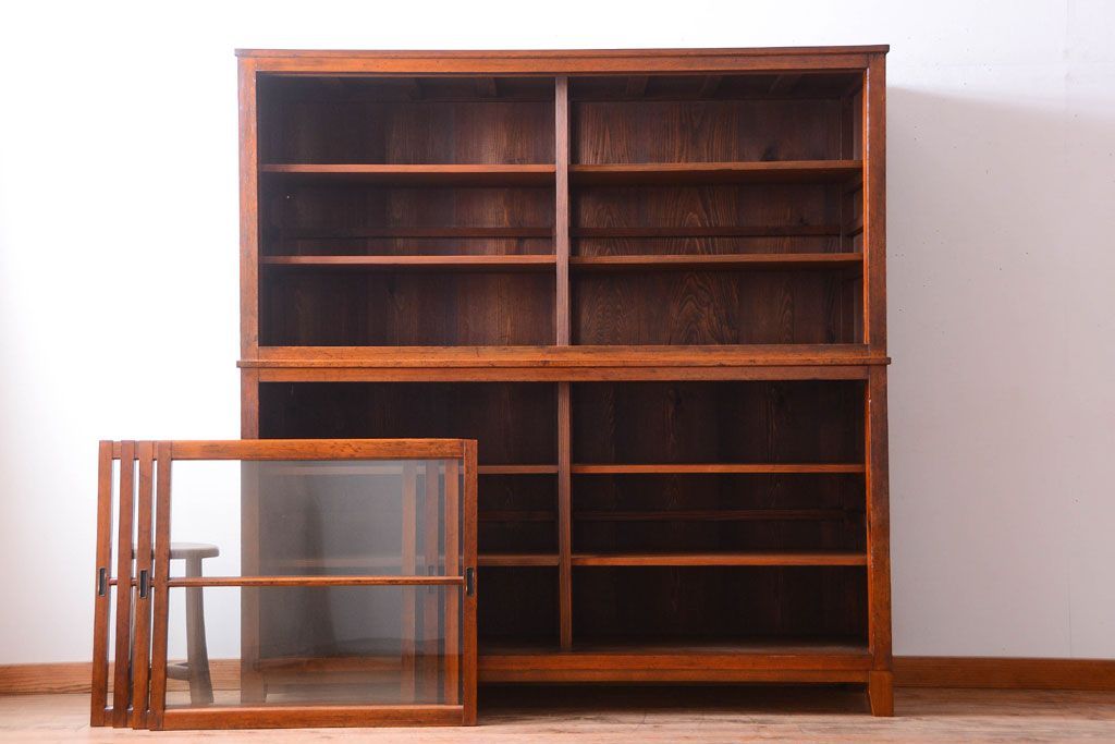 アンティーク家具　和製アンティーク　脚付き!古い木製の大きな重ね収納棚