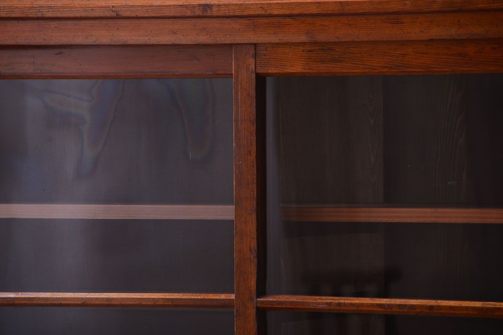 アンティーク家具　和製アンティーク　脚付き!古い木製の大きな重ね収納棚