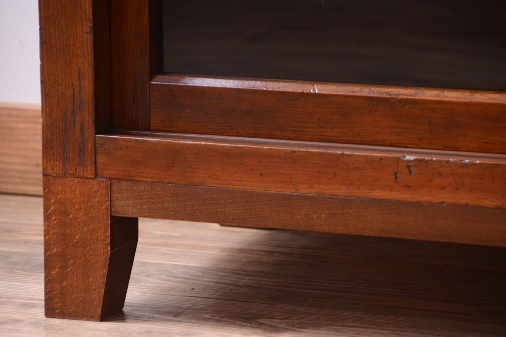 アンティーク家具　和製アンティーク　脚付き!古い木製の大きな重ね収納棚