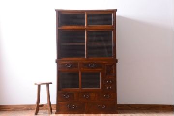 アンティーク家具　和製アンティーク　モールガラス入り!前面欅材の古い収納棚(食器棚)