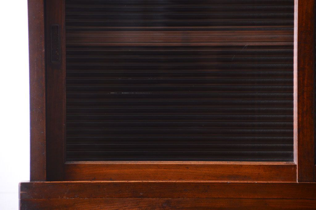 アンティーク家具　和製アンティーク　モールガラス入り!前面欅材の古い収納棚(食器棚)