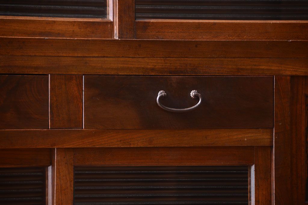 アンティーク家具　和製アンティーク　モールガラス入り!前面欅材の古い収納棚(食器棚)