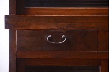 アンティーク家具　和製アンティーク　モールガラス入り!前面欅材の古い収納棚(食器棚)