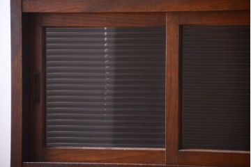 アンティーク家具　和製アンティーク　モールガラス入り!前面欅材の古い収納棚(食器棚)