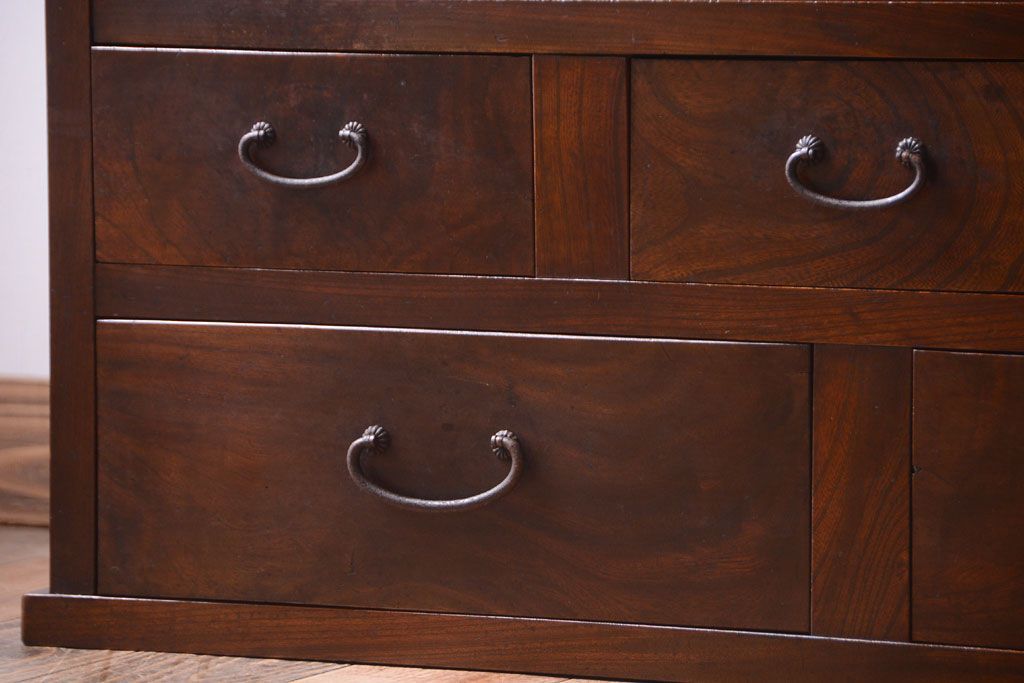 アンティーク家具　和製アンティーク　モールガラス入り!前面欅材の古い収納棚(食器棚)